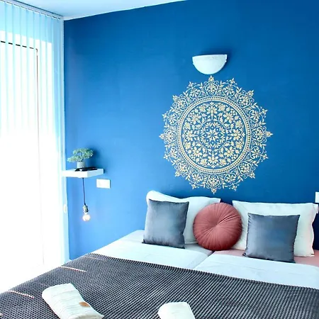 ゲストハウス Sunset Art Front 4*