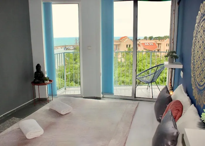 Sunset Art Front 切尔诺莫雷茨