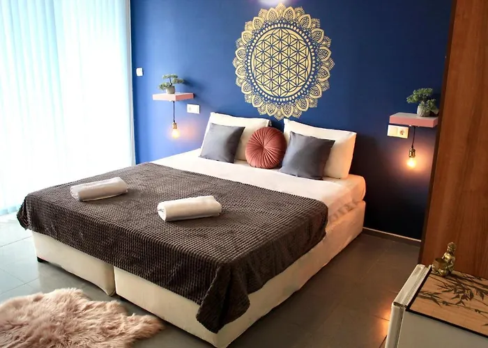 招待所 Sunset Art Front 4*