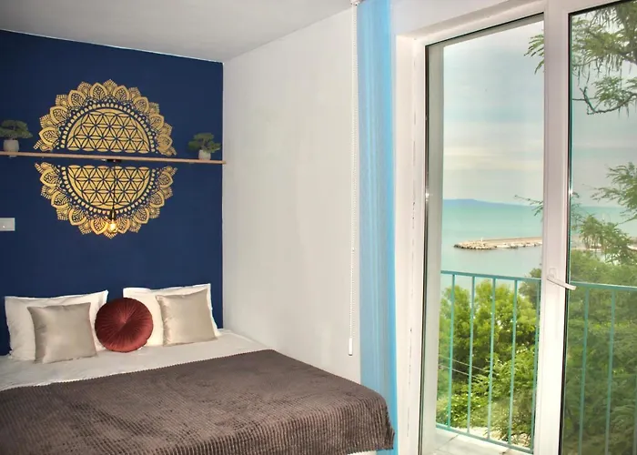 Sunset Art Front 招待所