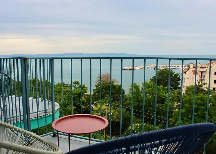 Sunset Art Front 招待所