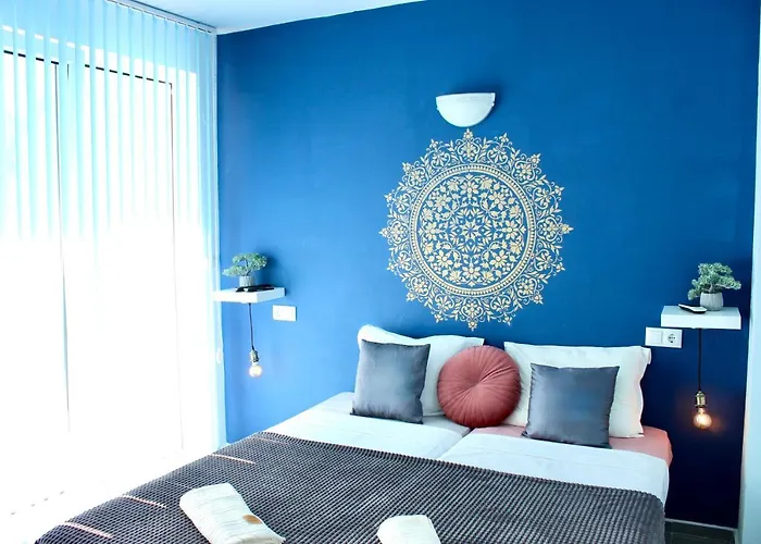 招待所 Sunset Art Front 4*