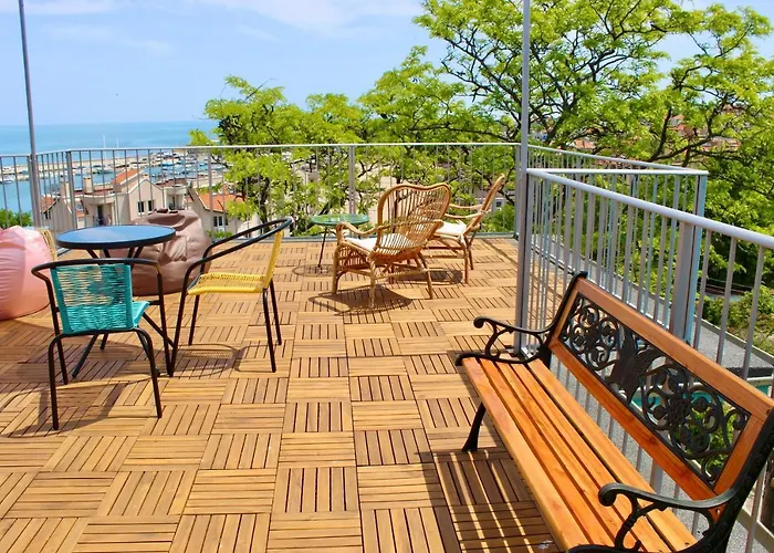 Sunset Art Front 4* 切尔诺莫雷茨