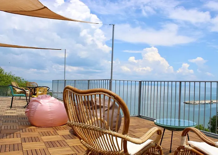 招待所 Sunset Art Front 4*